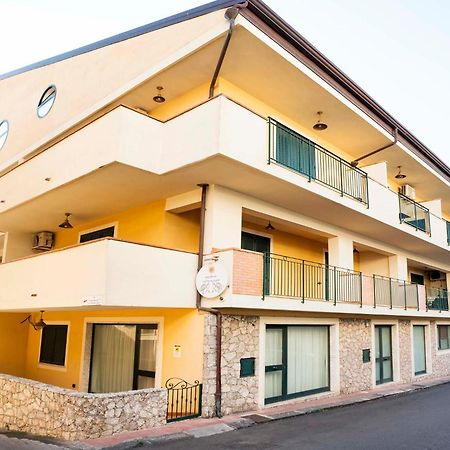 Le Tartarughe Aparthotel Letoianni Exterior foto