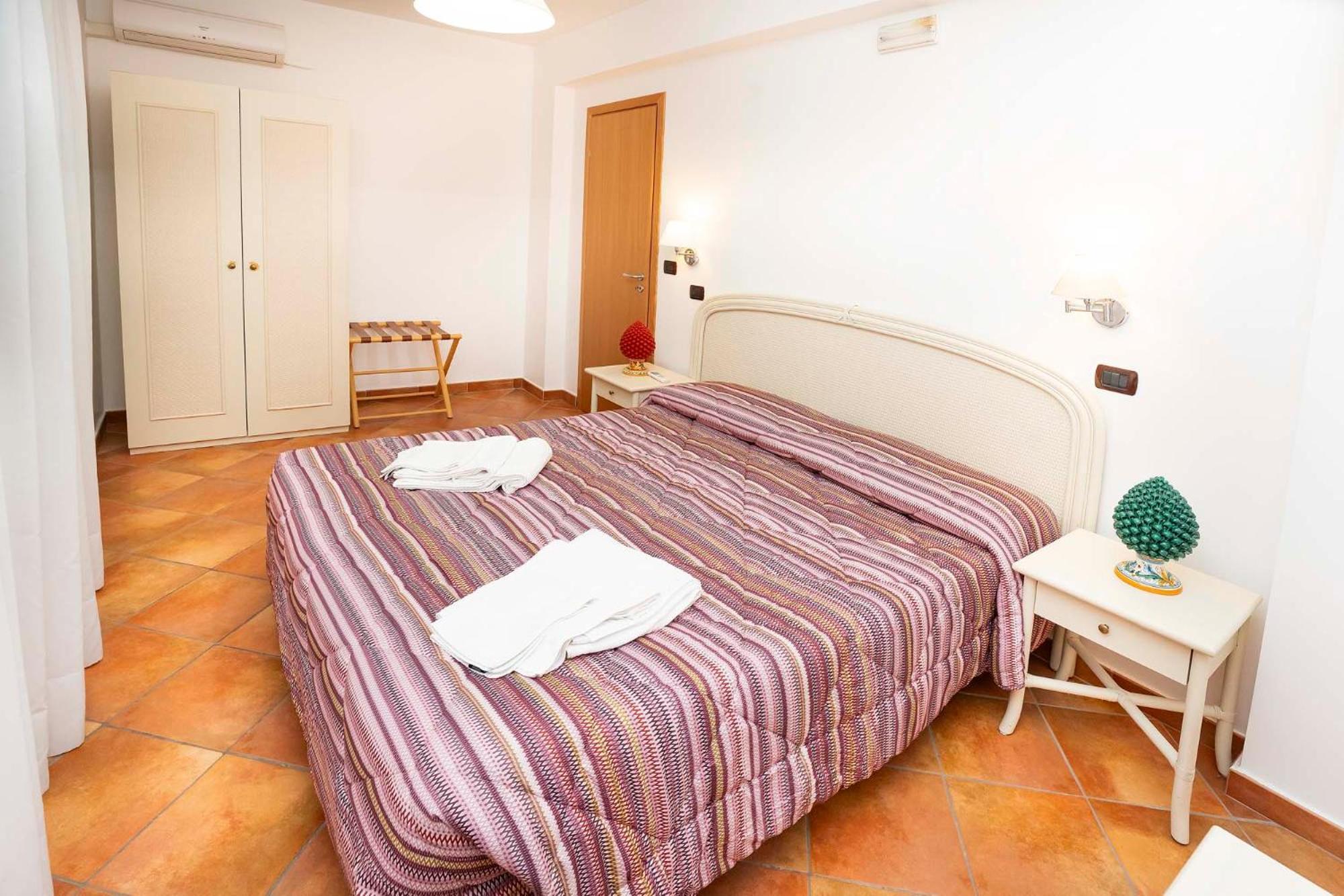 Le Tartarughe Aparthotel Letoianni Exterior foto