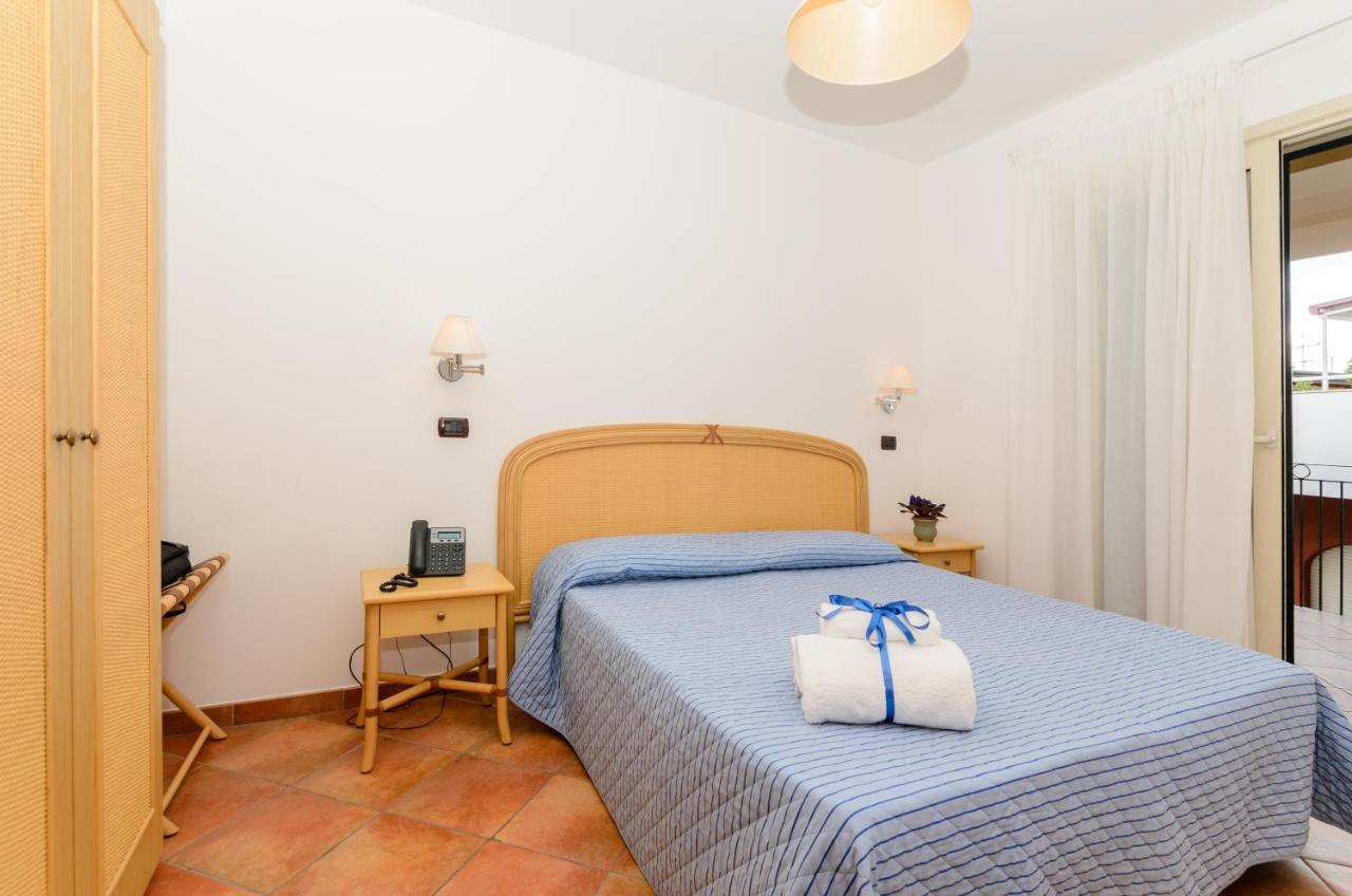 Le Tartarughe Aparthotel Letoianni Exterior foto