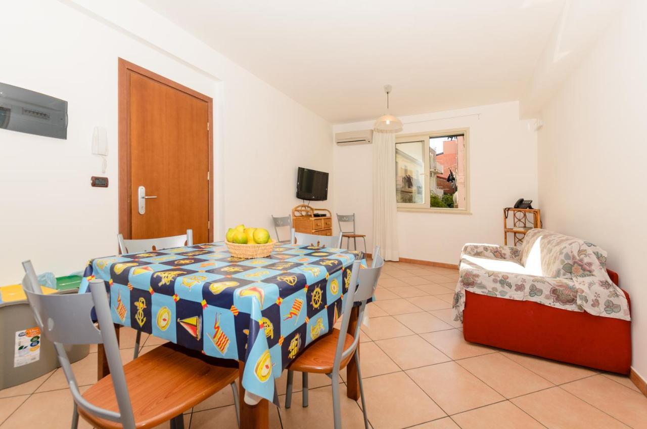 Le Tartarughe Aparthotel Letoianni Exterior foto