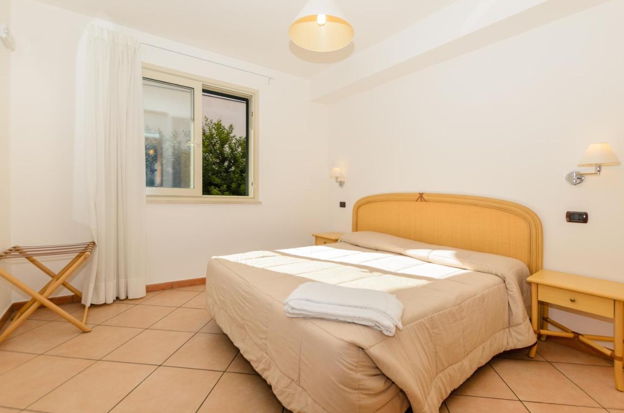 Le Tartarughe Aparthotel Letoianni Exterior foto